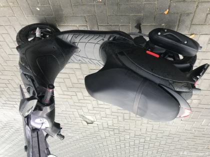 Piaggio Zip matzwart