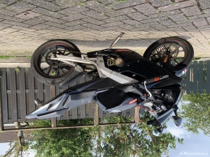 Derbi GPR 50 zwart