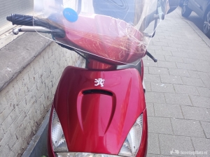 Peugeot VivaCity rood